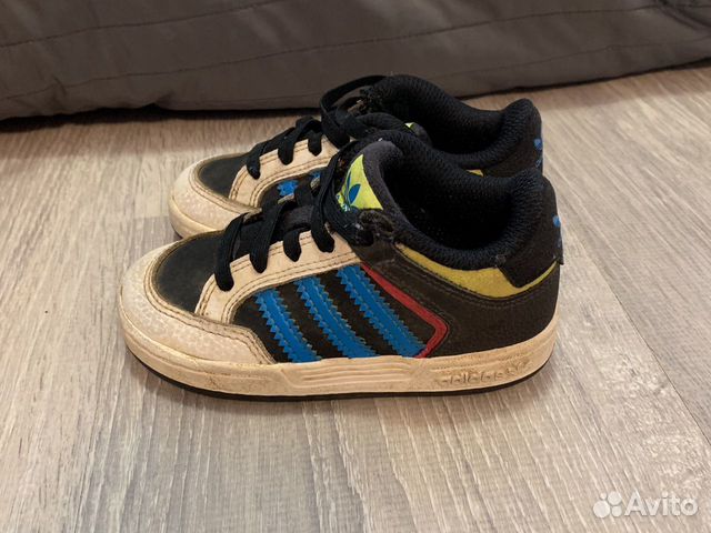 Детские кроссовки adidas 22 Детские кроссовки adidas 22
