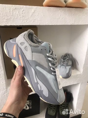 Adidas Yeezy Boost 700 серые Adidas Yeezy Boost 700 серые