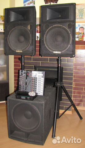 Колонки Yamaha+ саб 1500W микшер микрофон стойки