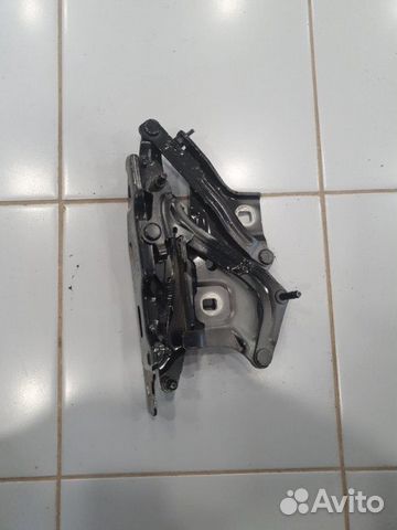 Петля капота передняя левая Audi A5 8W6 2016 Петля капота передняя левая Audi A5 8W6 2016