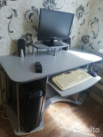 Компьютерный стол