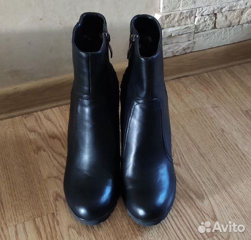 Ботинки черные на каблуке