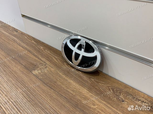 Эмблема Toyota Land Cruiser, Camry, Rav4 Новая Эмблема Toyota Land Cruiser, Camry, Rav4 Новая