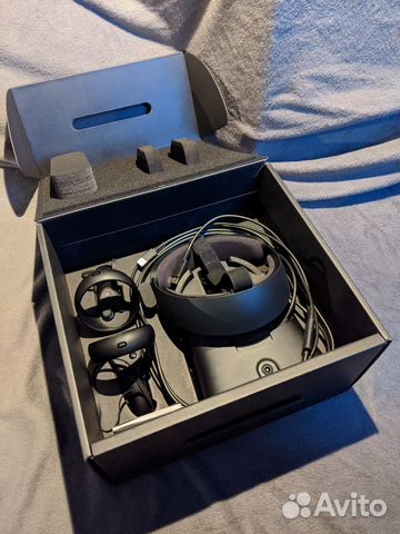 Шлем виртуальной реальности Oculus Rift S Шлем виртуальной реальности Oculus Rift S