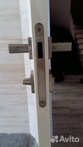 Установка межкомнатных дверей