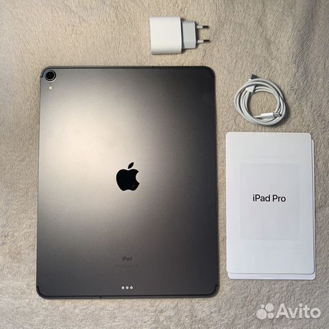 iPad Pro 12.9 256gb space gray 3rd Gen iPad Pro 12.9 256gb space gray 3rd Gen