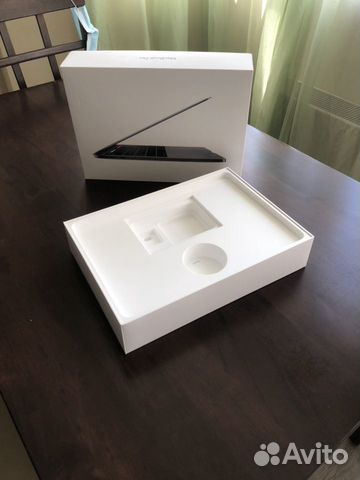 Коробка от MacBook Pro