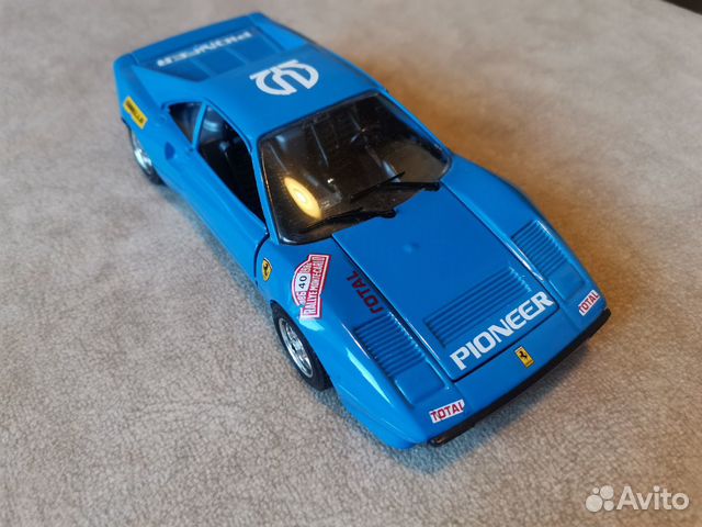 Машинка 1 24 Ferrari GTO 1984 г Машинка 1 24 Ferrari GTO 1984 г