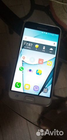 Телефон Samsung J3