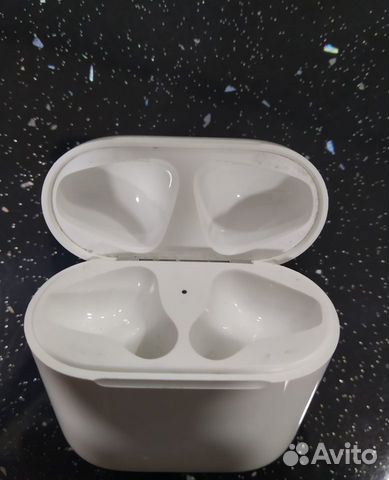 Кейс для AirPods original Кейс для AirPods original
