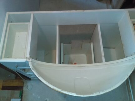 Тумба и зеркало