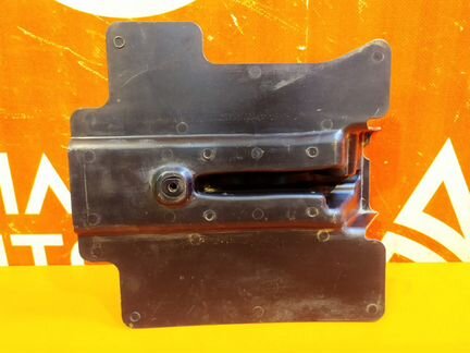 Кронштейн панели кузова задний левый Mercedes