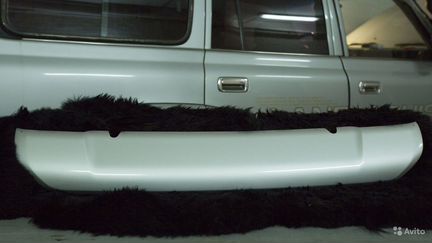 Накладка переднего бампера Mitsubishi L200