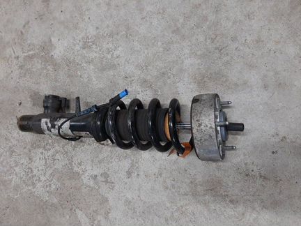 Стойка амортизатора передняя левая Bmw X5 F15 3.0