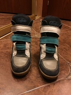 Ботинки на танкетке/Сникерсы buffalo London