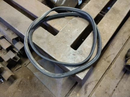 Резинка багажника mercedes w220