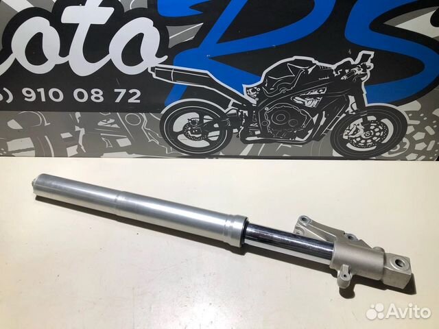 Левое перо Suzuki GSX-R 400 R GK76A 1991г