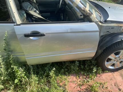 Передняя правая дверь Subaru Forester sg5