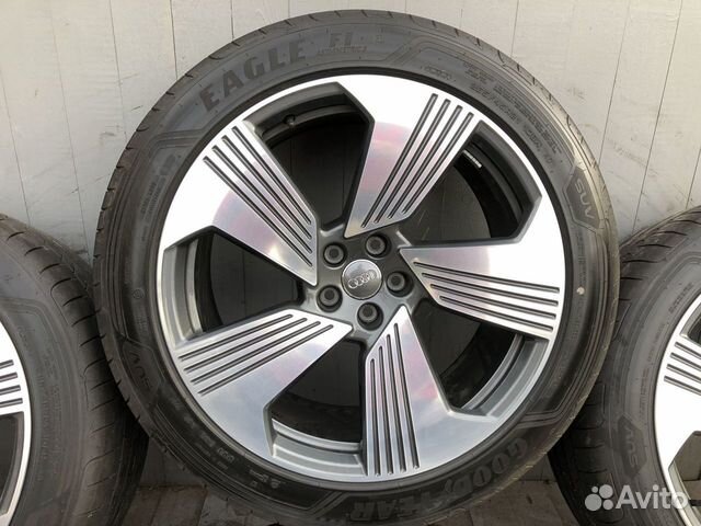 Оригинальные колеса Audi E-Tron R21