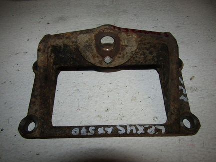 Кронштейн двигателя правый LX 570 2007