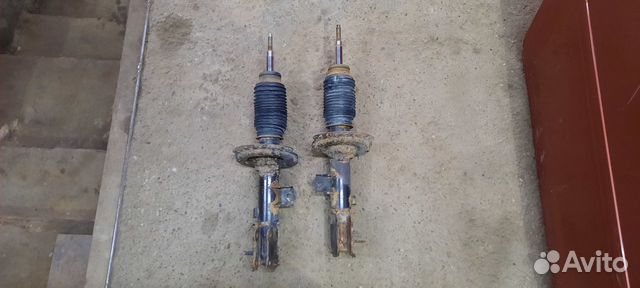 Хендай солярис амортизаторы передние продам