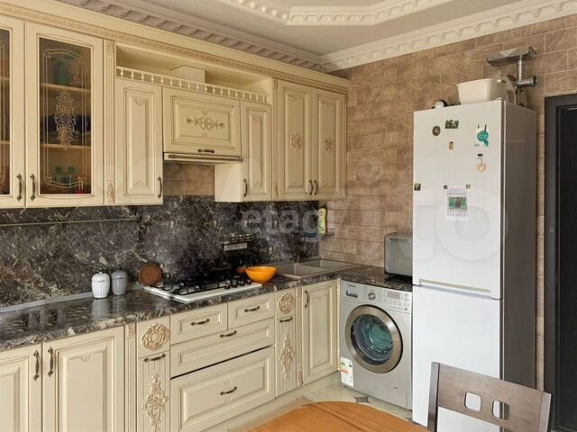 2-к. квартира, 70 м², 4/4 эт.