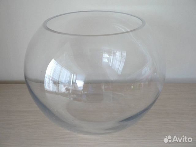 Круглый аквариум. Домик для петушка. Рыбки. Фильтр