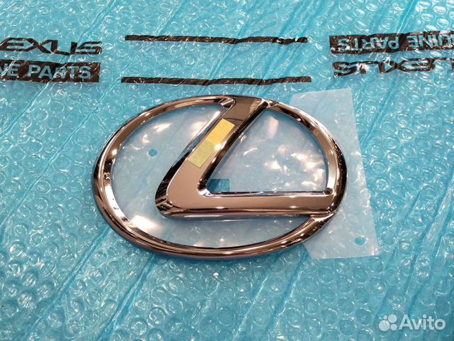 Эмблема решетки Lexus Lx 570 12-15 Новая