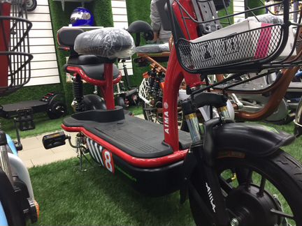 Электроскутер с педалями