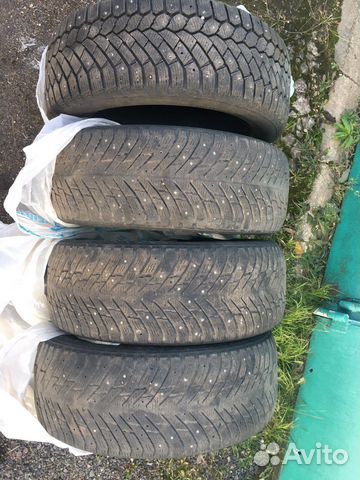 Nokian Tyres Hakkapeliitta 8 215/55 R17