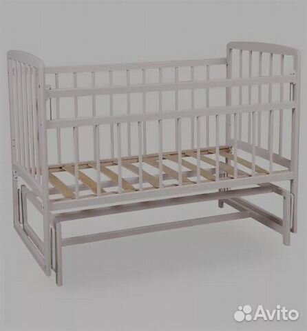 Детская кровать-маятник 