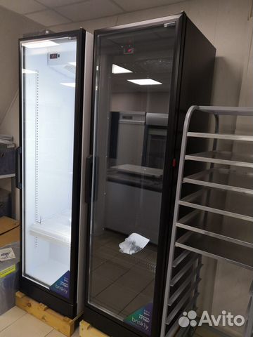 Шкаф холодильный Briskly