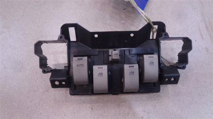 Блок управления стеклоподъемниками передний левый