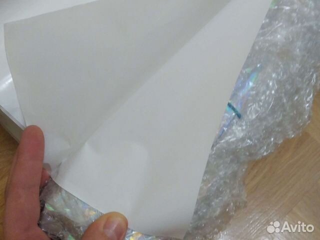Пленка самоклеющаяся в рулоне