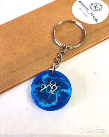 Брелок из эпоксидной смолы/ изготовление на заказ