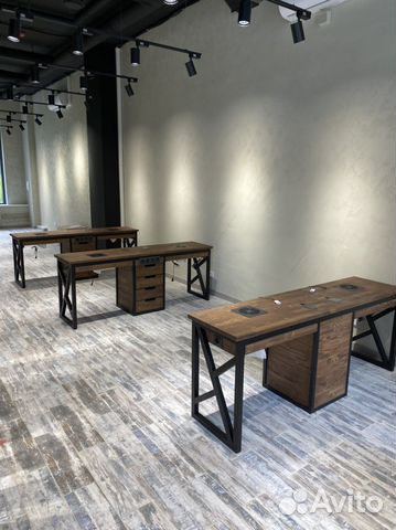 Маникюрный стол