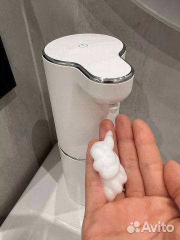 Сенсорный дозатор для жидкого мыла