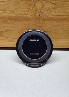 Беспроводное зарядное устройство Samsung EP-NG930