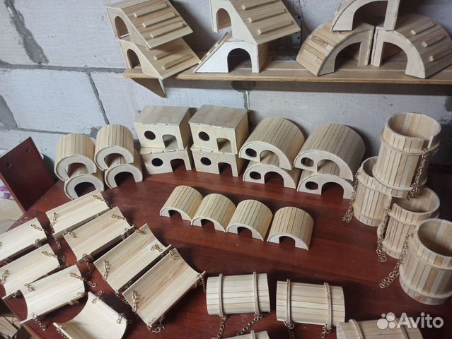 Домики и игрушки для грызунов и попугаев