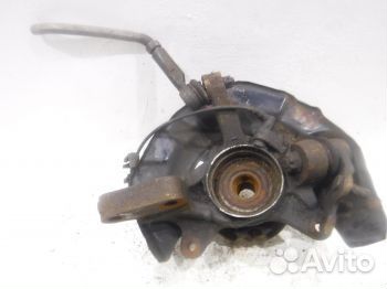 Кулак передний правый