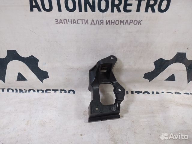 Кронштейн крепления порога лев. Audi A6 C5 (97-01)