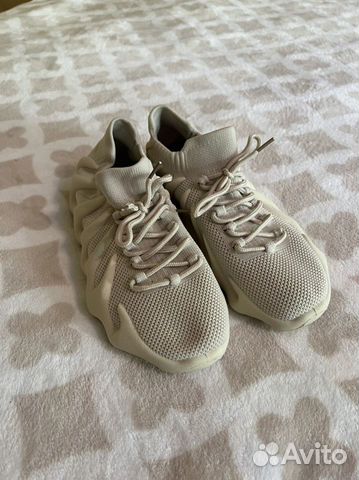 Кроссовки в стиле yeezy 450 бежевые новые