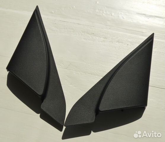 Накладка двери салона (облицовка зеркала) mazda