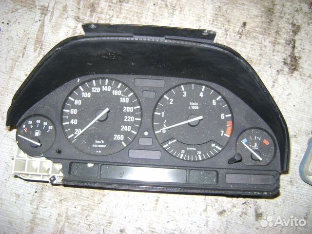 Комбинация приборов 110008432 BMW E34