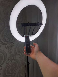 Кольцевая лампа со штативом