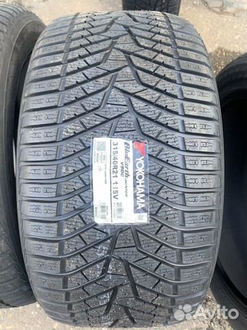 Yokohama W.Drive V905 275/45 R21 и 315/40 R21 115V