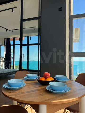 3-к. квартира, 130 м², 1/10 эт.