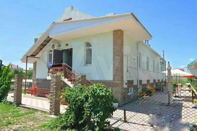 Комната 15 м² в > 9-к., 1/2 эт.