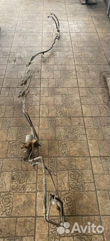 Цилиндр гидроподвески Toyota Land Cruiser 200