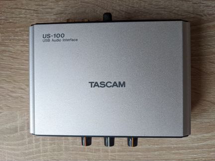 Внешняя звуковая карта Tascam US-100